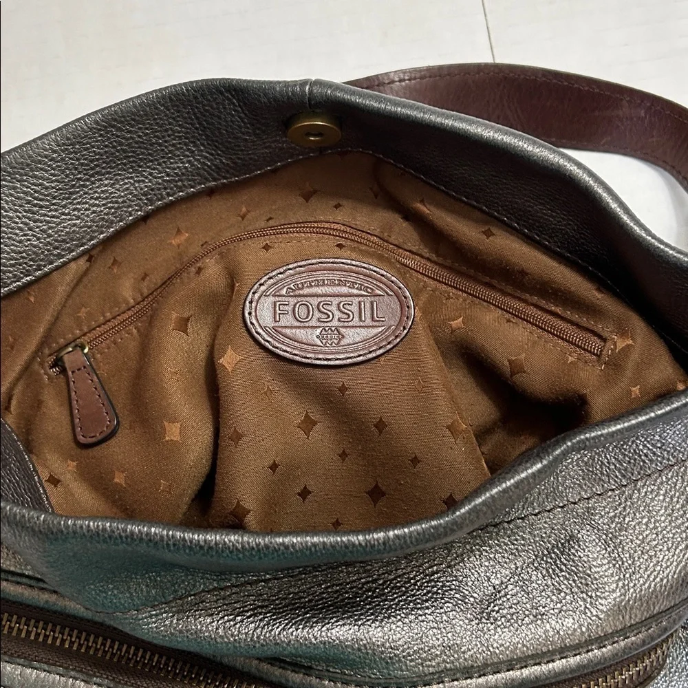 FOSSIL MADDOX EXPLORER HOBO METALLIC GRAY LEATHER SHOULDER BAG